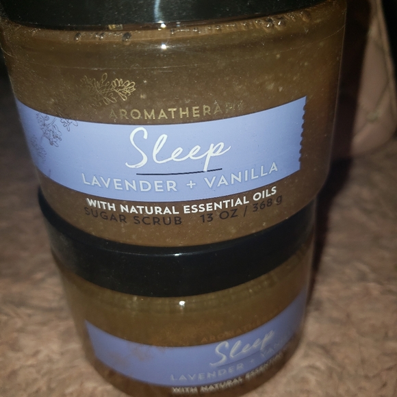 Bath and Body Works Aromatherapy Sugar Scrub - Picture 1 of 2